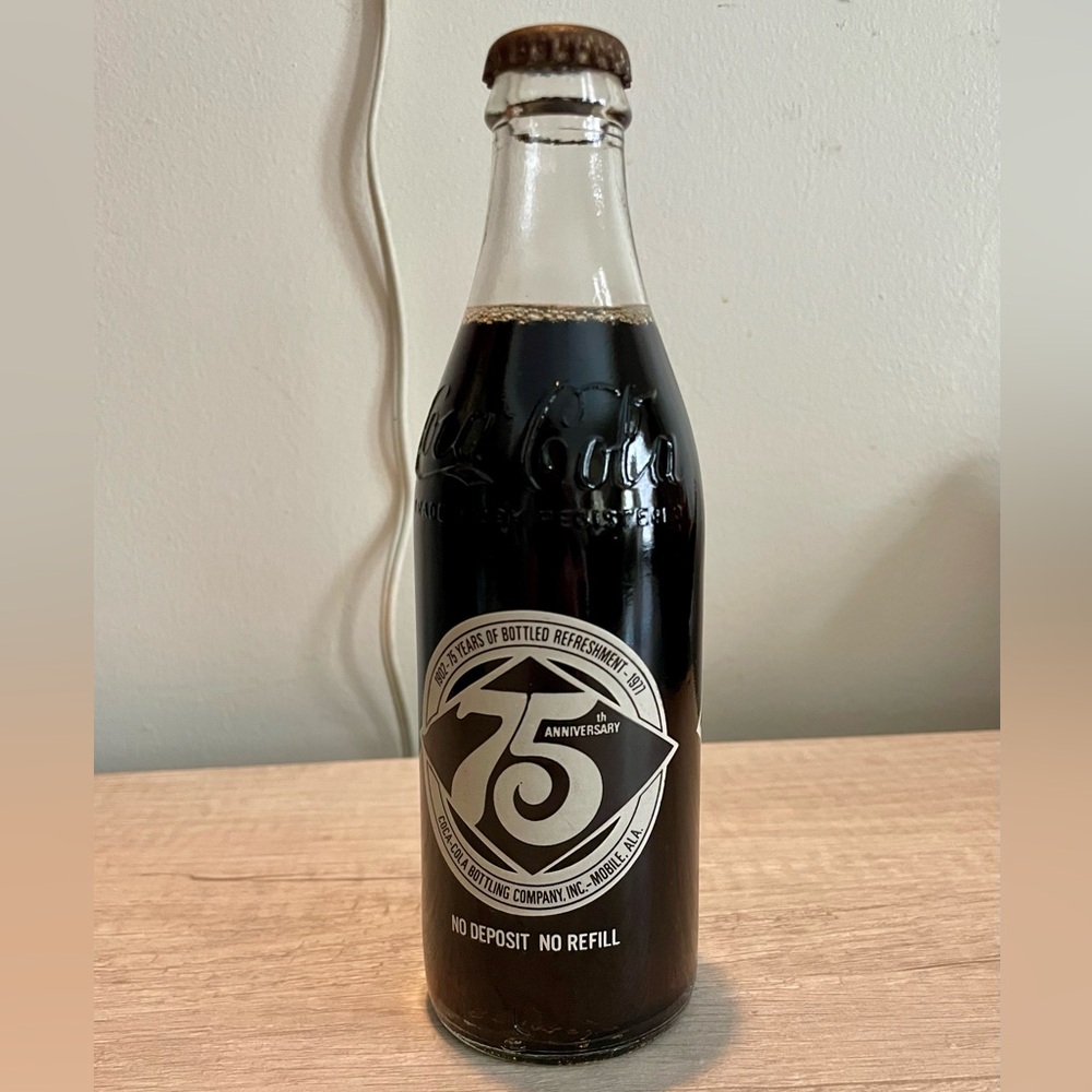 Vintage 1977 Coca-Cola 75th Anniversary Bottle (UNOPENED) - Picture 3 of 8